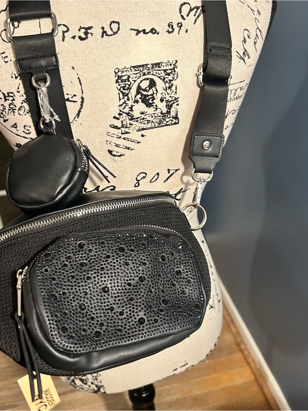 ⭐️ 5 for $25 ⭐️ Madden NYC Belt Rhinestone Fanny Pack Crossbody bag